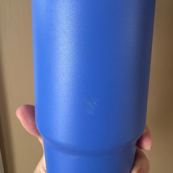 Stanley Cobalt Blue Travel Mug 30 oz - Picture 9 of 9